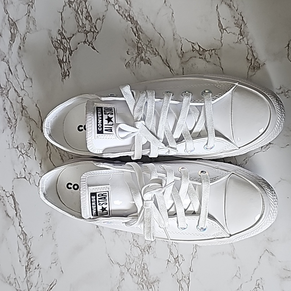 Converse Chuck Taylor Star Low 164175C patent white sz 8 wmns 6 mens